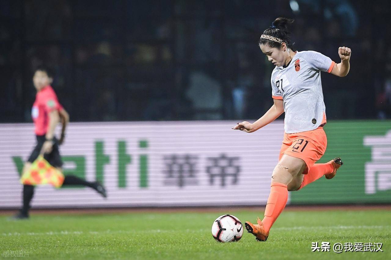 包含新赛季女足比赛燃情继续，球队积极备战的词条